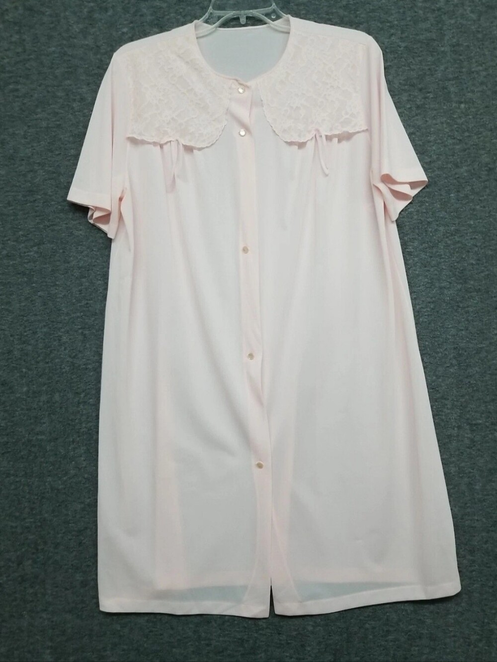 Vintage Lorraine Women's Pink Robe/Gown Size Medium Short Sleeve